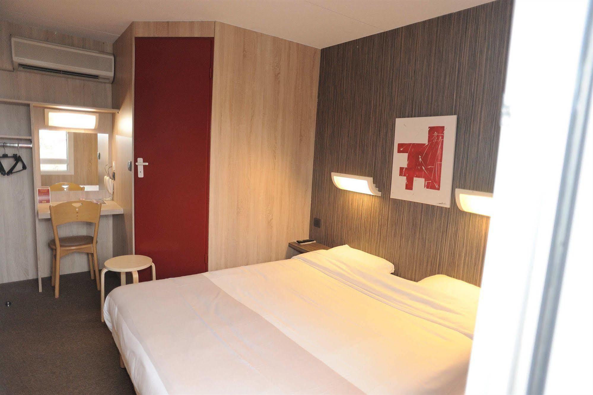 Onet-le-Chateau Hotel 4 Saisons מראה חיצוני תמונה